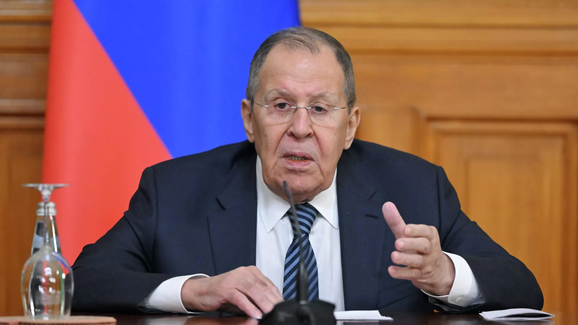 لاوروف با سفرای کشورهای مستقل مشترک المنافع دیدار و درباره مسائل دستور کار بین المللی گفتگو کرد