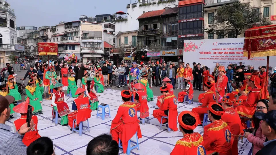 Human chess festival opens in Hanoi, celebrating traditional Vietnamese culture