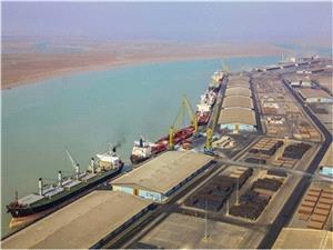 ثبت رکورد ماهانه تخليه انواع کالاهاي اساسي در بندر امام خميني(ره)