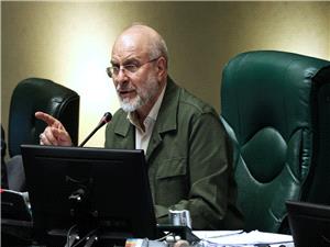 انتقاد صریح رئیس مجلس از برداشت های خلاف واقع درباره قیمت بنزین/بودجه لازم برای بنزین مصوب شده و تغییر قیمت نداریم