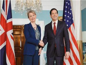 گفتوگوي وزراي خارجه انگليس و آمريکا درخصوص ايران