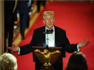 ترامب على حافه الحرب مع إیران وسط مخاوف من تداعیاتها على انتخابات الکونغرس فی نوفمبر