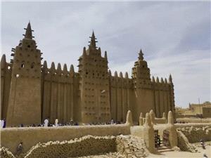 حکایه مسجد یرممه أهالی مدینه "جینیه" فی مالی کل عام