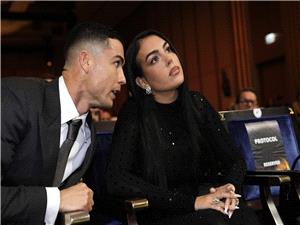 أسرار تضخم ثروه رونالدو.. عقد ذهبی مع جورجینا