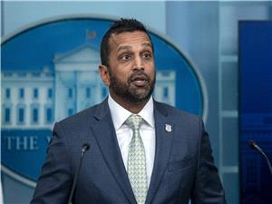 فضیحه الـFBI.. باتیل یکشف استدعاء سجلات مکالماته سراً مع وایلز ودفنها فی ملفات سریه فی عهد بایدن