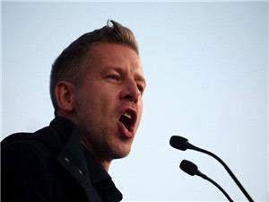 Hungary is at a crossroads between Europe and `dictators`, opposition leader says