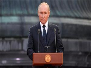 بوتین یهنئ قوات العملیات الخاصه الروسیه بعیدهم المهنی