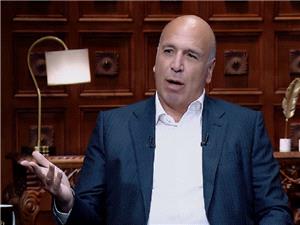 "قبضوا علیه فجرا".. نجل هیکل یروی کوالیس اعتقال والده فی الثمانینیات