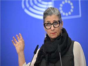 عائله فرانشیسکا ألبانیزی تقاضی إداره ترمب بسبب معاقبتها لإدانتها جرائم إسرائیل