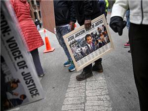 Mourners line up for blocks in Chicago to honor civil rights icon Jesse Jackson