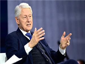 النواب الأمریکی: کلینتون أجاب على جمیع الأسئله بشأن قضیه إبستاین.. أو حاول